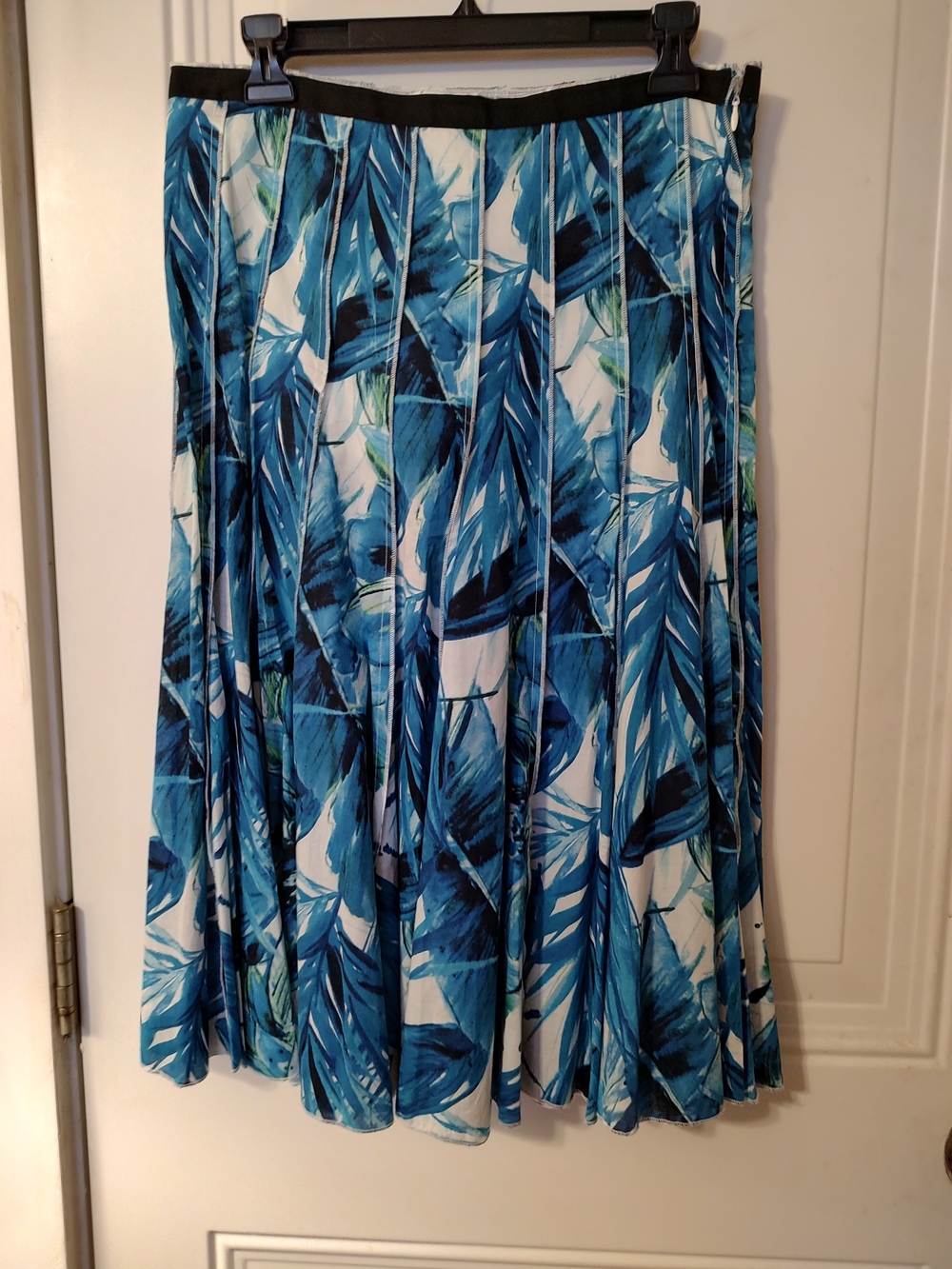 Premise Blue Tropical Print Pleated Skirt